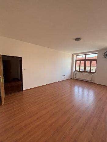 Pronájem bytu 2+kk, Náměšť nad Oslavou, Masarykovo nám., 68 m2