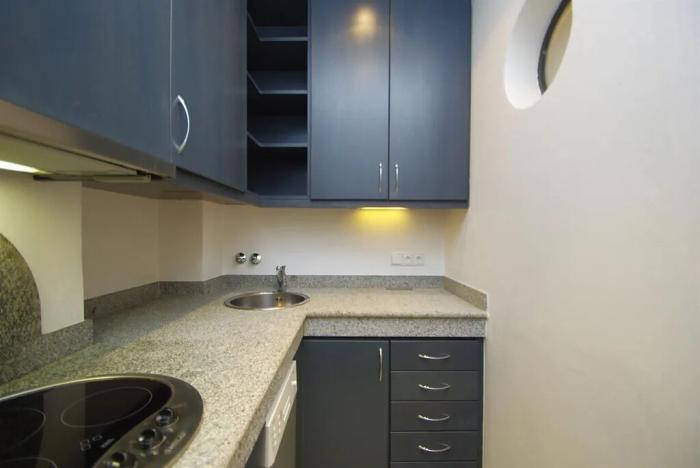 Pronájem bytu 3+1, Praha - Malá Strana, Hroznová, 73 m2