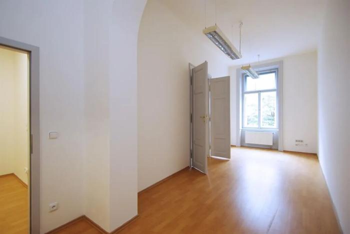Pronájem kanceláře, Praha - Smíchov, Štefánikova, 70 m2