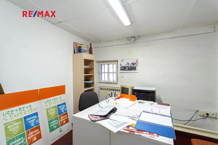 Pronájem obchodního prostoru, Praha - Strašnice, Starostrašnická, 501 m2