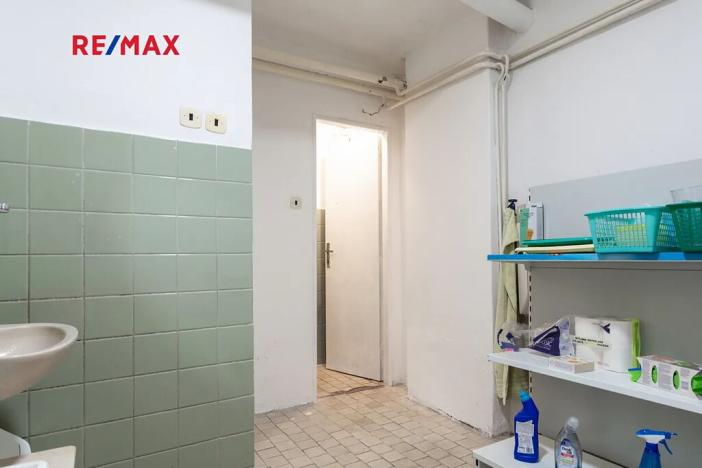 Pronájem obchodního prostoru, Praha - Strašnice, Starostrašnická, 501 m2