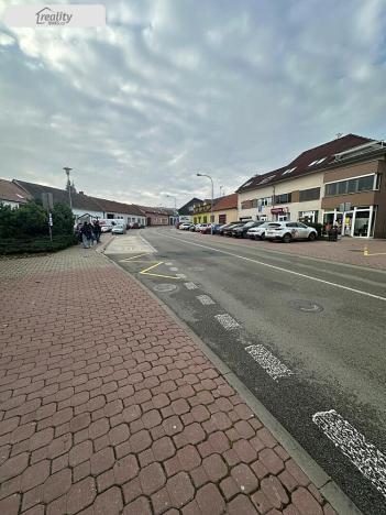 Pronájem bytu 2+kk, Brno - Žebětín, Křivánkovo náměstí, 50 m2