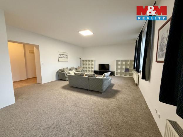 Pronájem bytu 3+1, Pardubice - Zelené Předměstí, Smetanovo náměstí, 140 m2