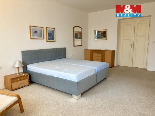 Pronájem bytu 3+1, Pardubice - Zelené Předměstí, Smetanovo náměstí, 140 m2