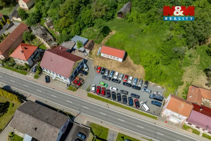 Prodej obchodního prostoru, Šarovy, 400 m2