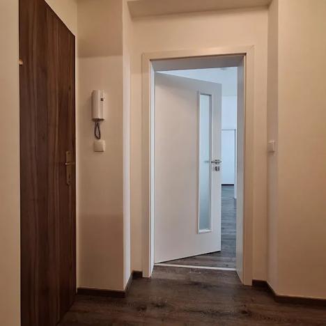 Pronájem bytu 2+kk, Praha - Holešovice, Na Maninách, 46 m2