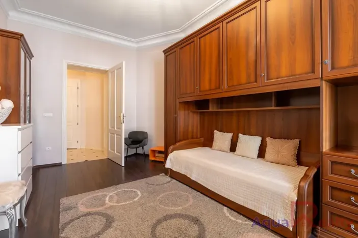 Pronájem bytu 4+kk, Karlovy Vary, Zeyerova, 124 m2