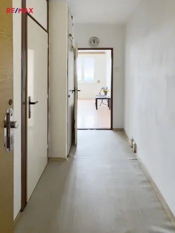 Prodej bytu 1+kk, Praha - Háje, Hlavatého, 27 m2