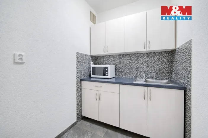 Pronájem kanceláře, Plzeň, alej Svobody, 22 m2