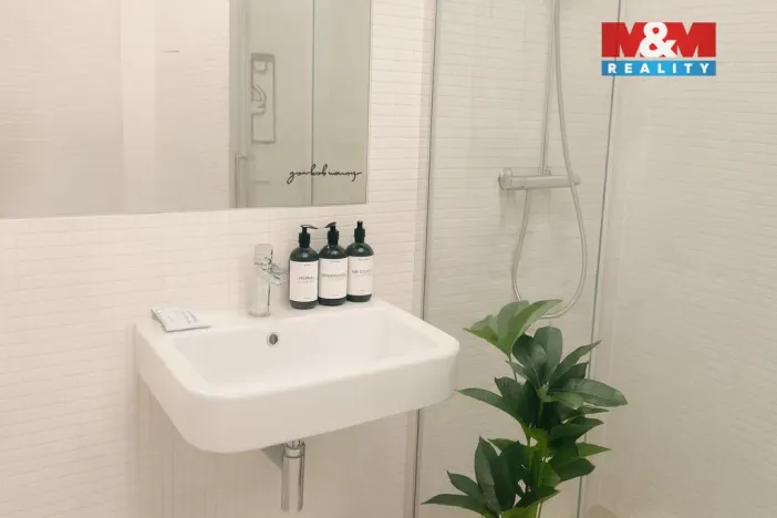 Pronájem bytu 1+kk, Praha, Polská, 32 m2