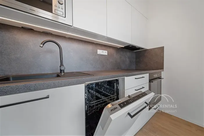 Pronájem bytu 1+kk, Praha - Chodov, Líbalova, 30 m2