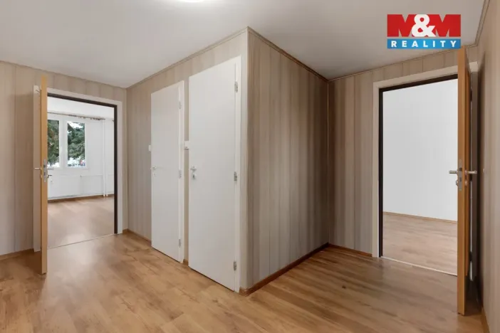 Prodej bytu 3+1, Žebrák, Sídliště, 70 m2