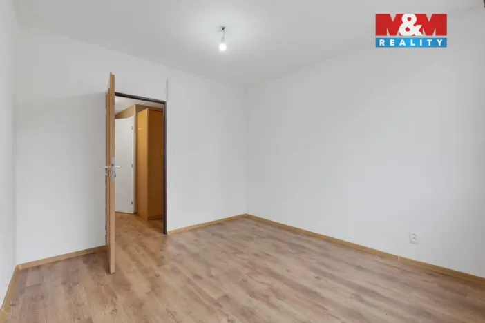 Prodej bytu 3+1, Žebrák, Sídliště, 70 m2