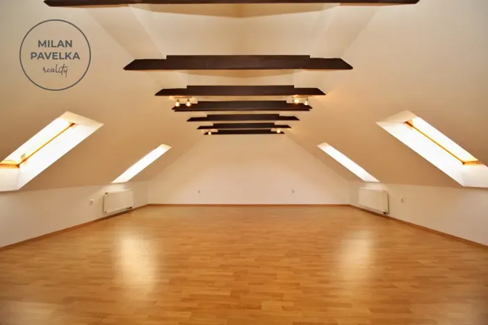 Pronájem rodinného domu, Březina, 285 m2