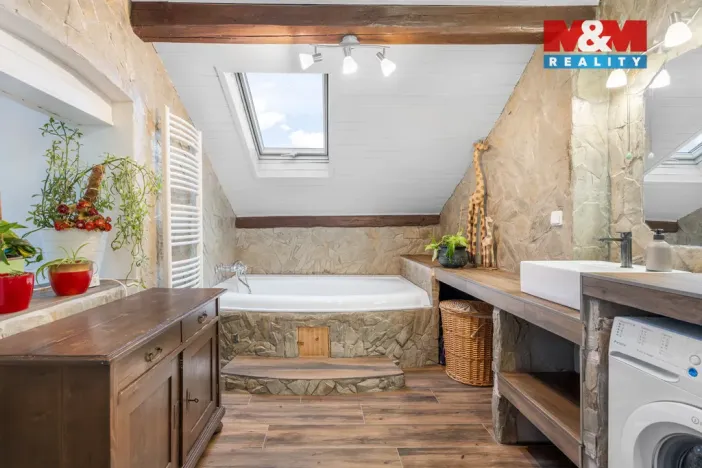 Prodej bytu 4+1, Velvary, Tyršova, 218 m2