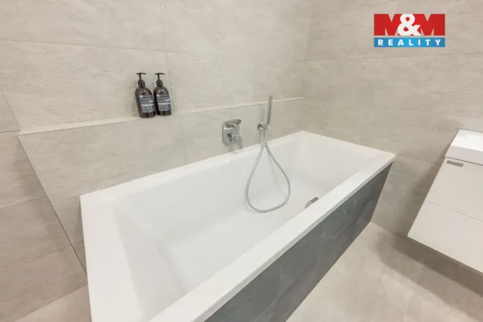 Prodej bytu 3+1, Praha - Vinohrady, Balbínova, 96 m2