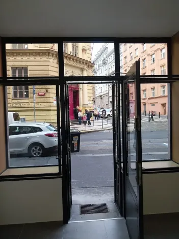 Pronájem obchodního prostoru, Praha - Holešovice, Františka Křížka, 90 m2