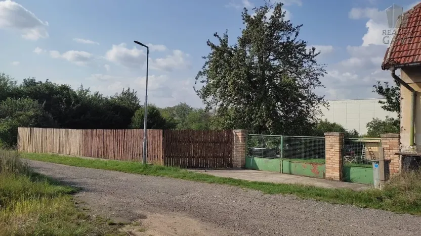 Prodej pozemku, Kozomín, 1879 m2