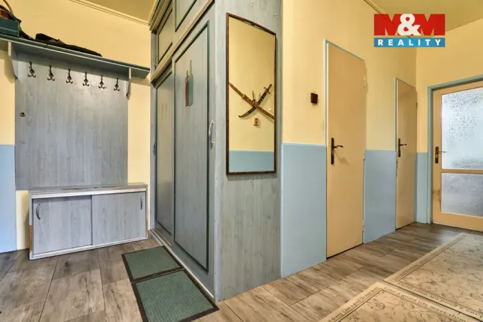 Prodej bytu 3+1, Ostrov, Vančurova, 68 m2