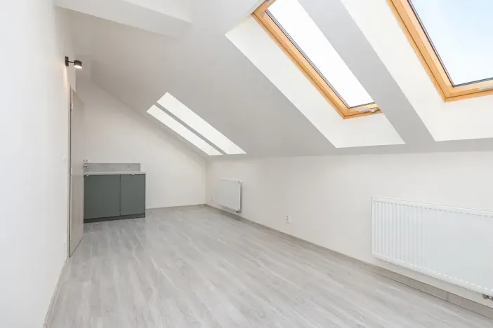 Pronájem bytu 1+kk, Praha - Vršovice, Košická, 35 m2