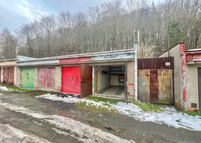 Pronájem garáže, Kopřivnice, Husova, 19 m2