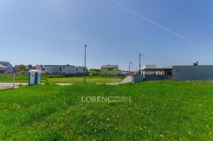 Prodej pozemku, Praha - Kbely, Ponikelská, 707 m2