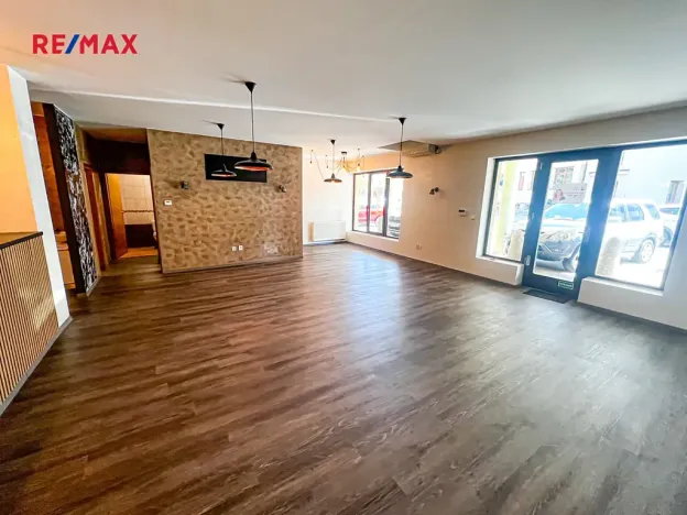 Pronájem obchodního prostoru, Uherské Hradiště, Dlouhá, 75 m2