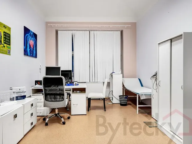 Pronájem ordinace, Praha - Smíchov, Stroupežnického, 84 m2
