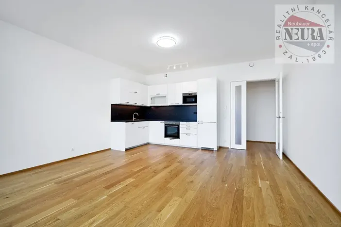 Pronájem bytu 2+kk, Praha - Holešovice, Jankovcova, 65 m2