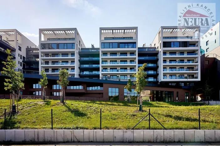 Pronájem bytu 2+kk, Praha - Holešovice, Jankovcova, 65 m2