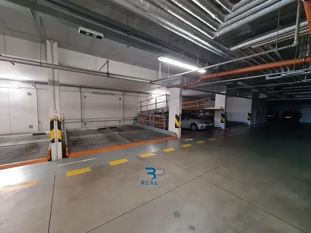 Prodej garážového stání, Praha - Dejvice, Lindleyova, 10 m2