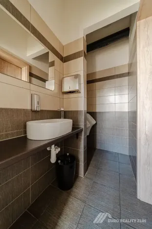 Pronájem restaurace, Otrokovice, Dr. E. Beneše, 237 m2