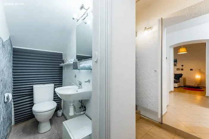 Prodej bytu 2+kk, Praha - Smíchov, Grafická, 49 m2