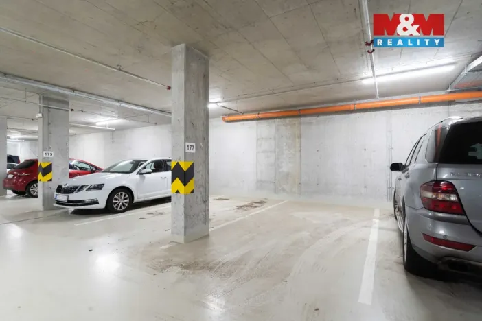 Pronájem garáže, Plzeň - Jižní Předměstí, Stehlíkova, 12 m2