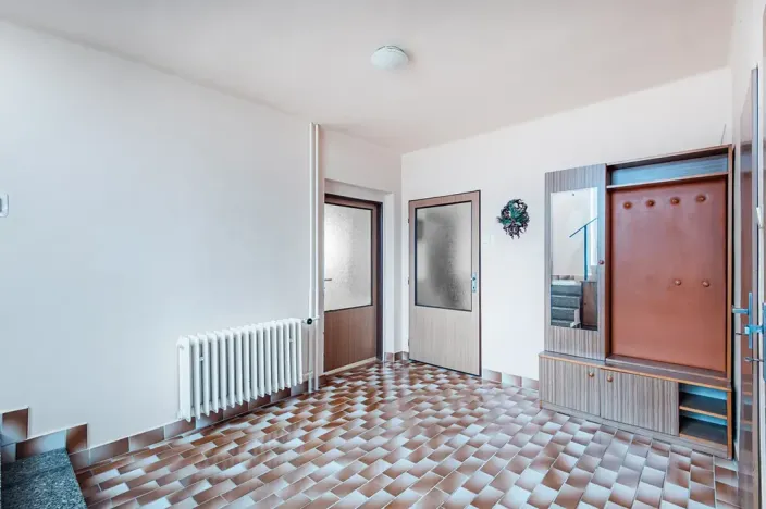 Prodej rodinného domu, Velim, náměstí Obránců míru, 180 m2