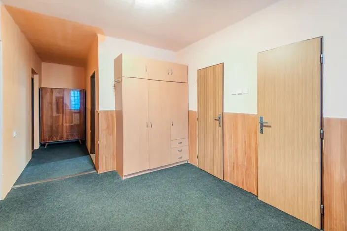 Prodej rodinného domu, Velim, náměstí Obránců míru, 180 m2