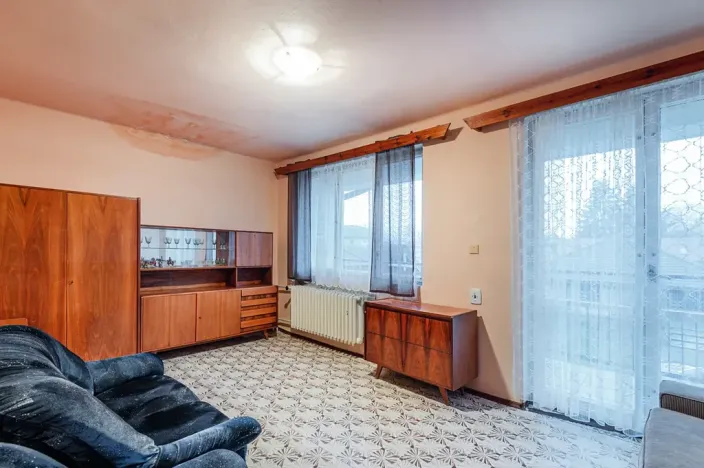 Prodej rodinného domu, Velim, náměstí Obránců míru, 180 m2