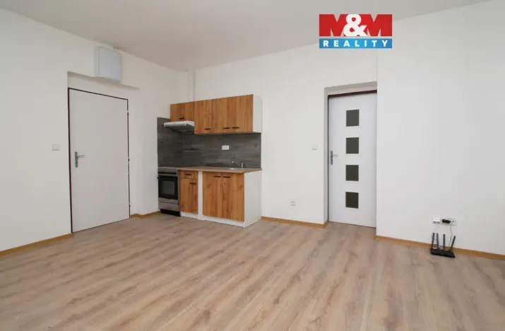 Pronájem bytu 1+1, Úpice, Palackého, 41 m2