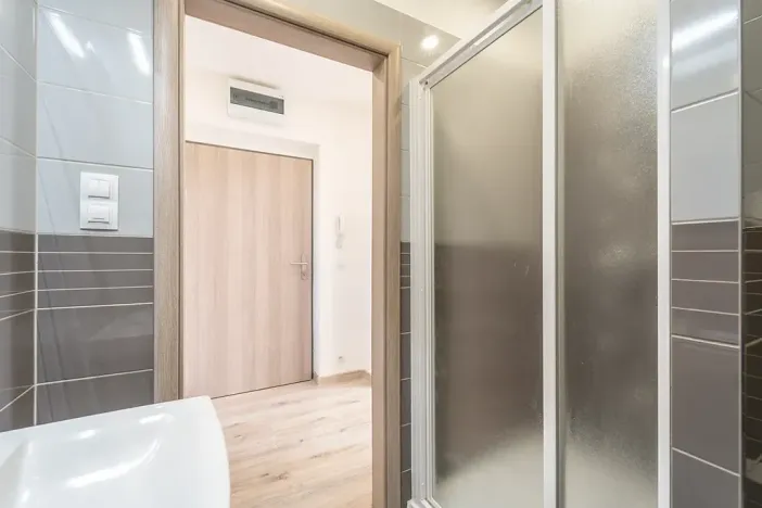 Pronájem bytu 2+kk, Praha - Libeň, Pod Labuťkou, 52 m2