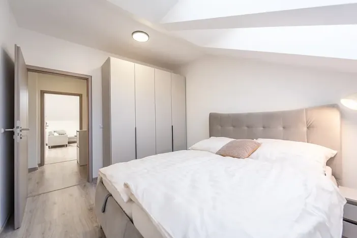 Pronájem bytu 2+kk, Praha - Libeň, Pod Labuťkou, 52 m2