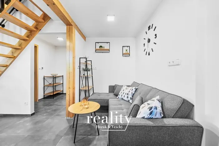 Prodej apartmánu, Perná, 205 m2