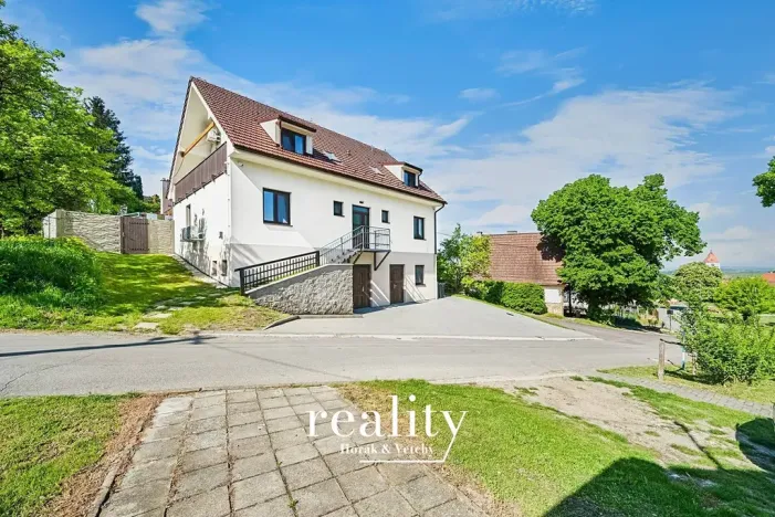 Prodej vícegeneračního domu, Perná, 205 m2