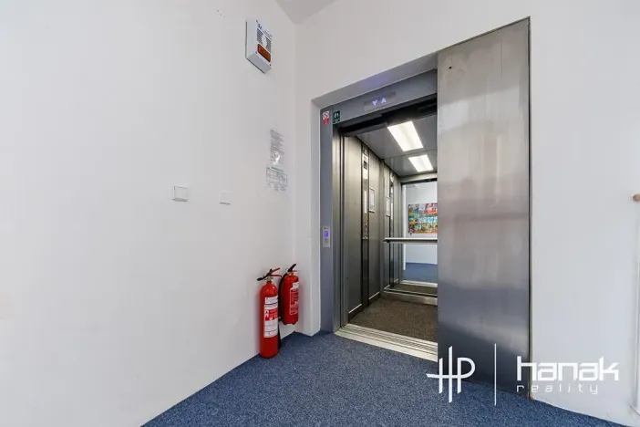 Pronájem kanceláře, Olomouc, Karolíny Světlé, 200 m2