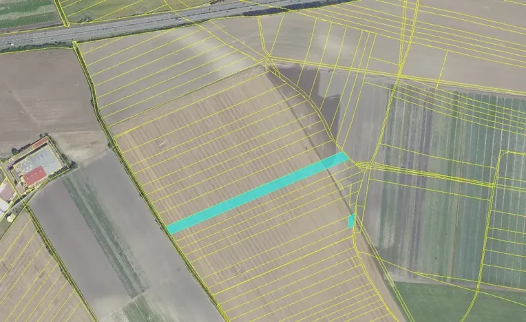 Prodej pole, Mochov, 11556 m2