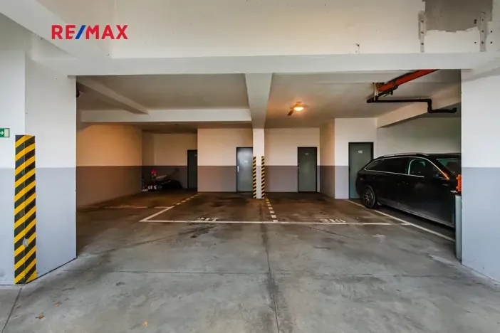 Pronájem bytu 1+kk, Praha - Suchdol, Internacionální, 41 m2