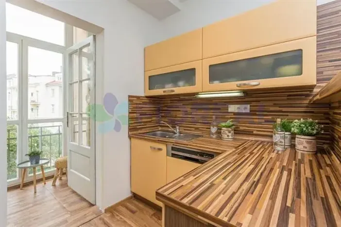 Pronájem bytu 2+1, Praha - Vinohrady, Korunní, 70 m2