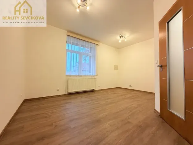 Pronájem bytu 3+kk, Hradec Králové, Pouchovská, 90 m2