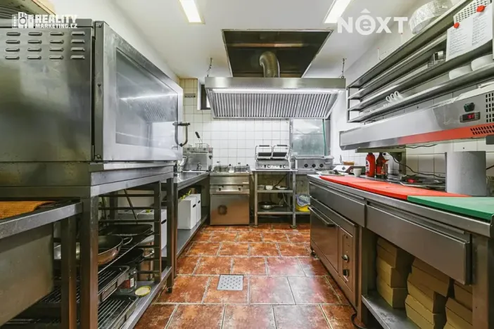 Prodej apartmánu, Račice-Pístovice, 304 m2