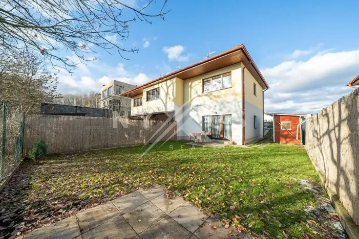 Prodej rodinného domu, Králův Dvůr, Větrná, 80 m2