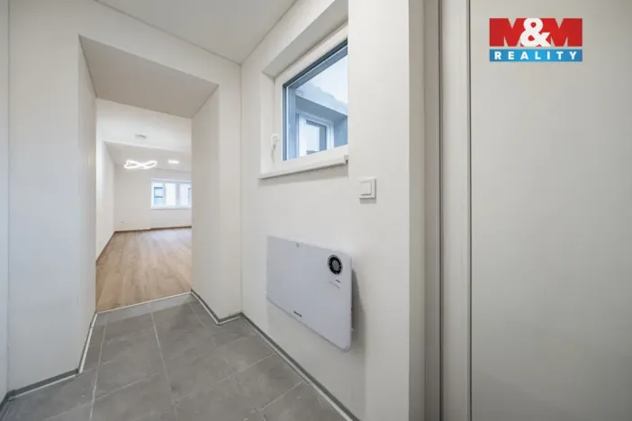 Prodej bytu 1+kk, Chrášťany - Bylany, 29 m2